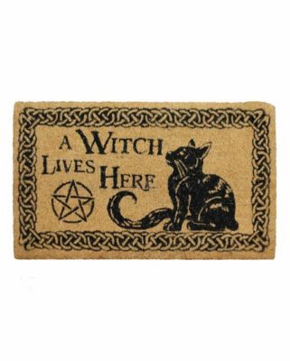 A Witch Lives Here Türmatte Partydeko beige | 04251680555335