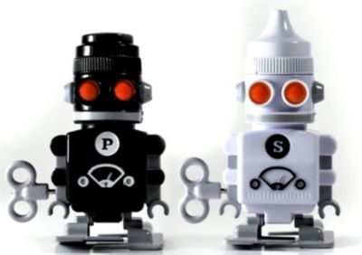 SuckUK „Salz- und Pfefferstreuer „“Roboter“““ schwarz/weiß | 05060043061821