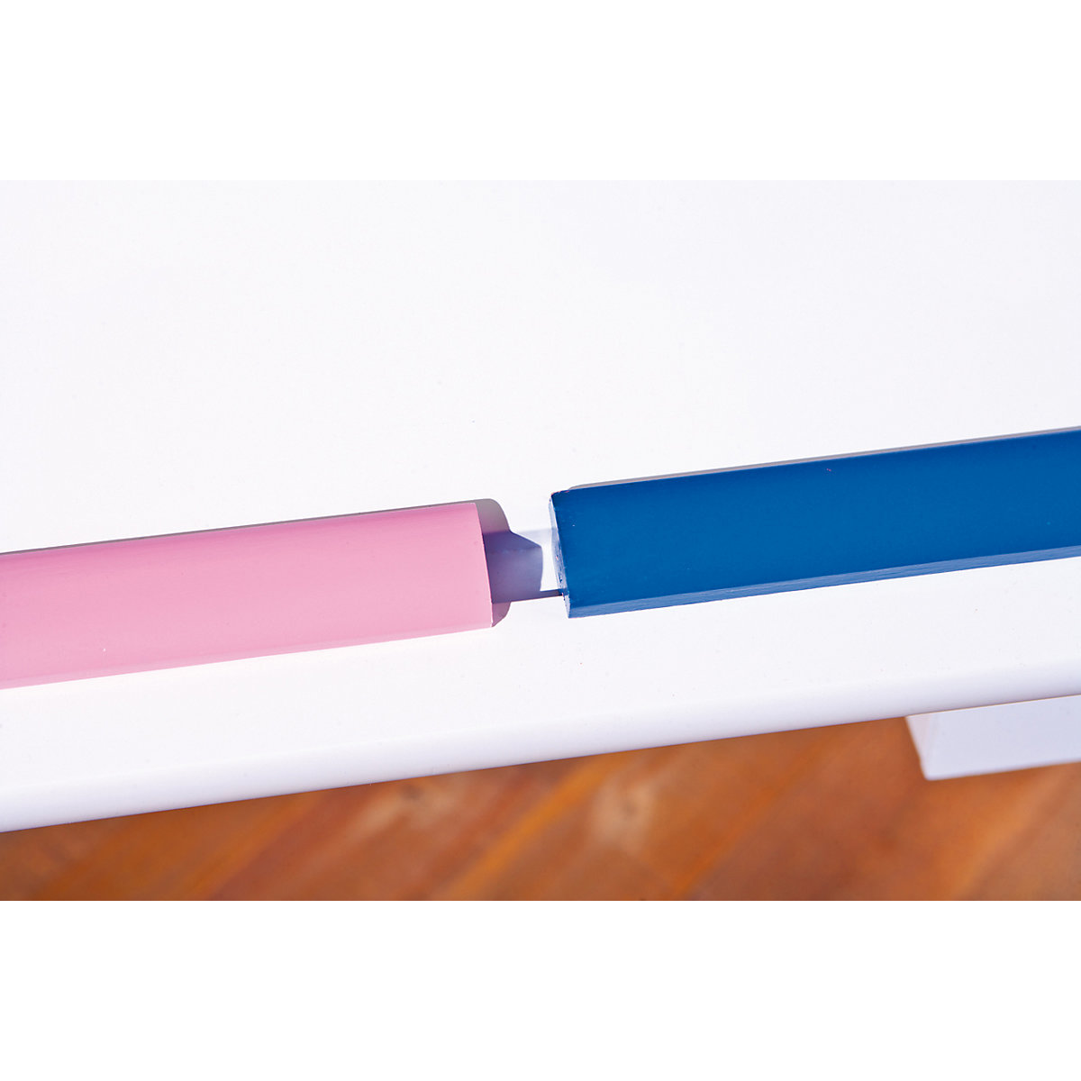 Schreibtisch Rosa Weiß 2021 Schreibtisch Rosa Weiß 2021